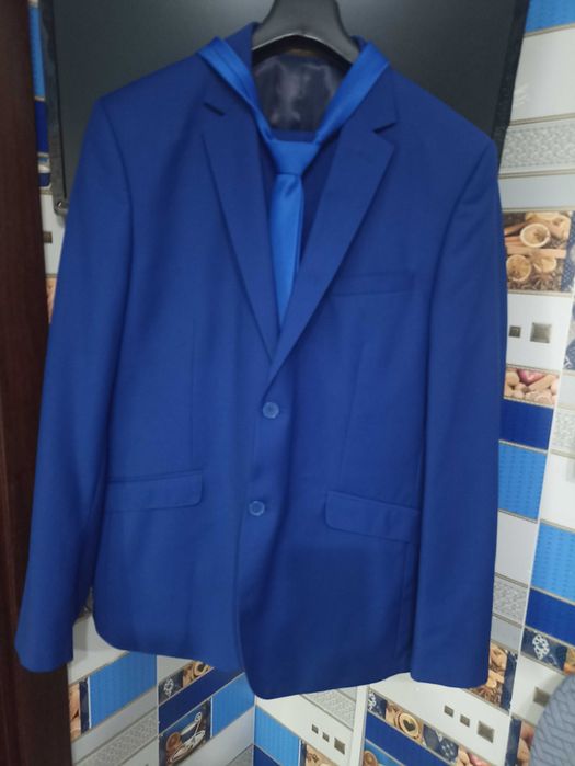 Мужской фирменный костюм на выпускной или свадьбу