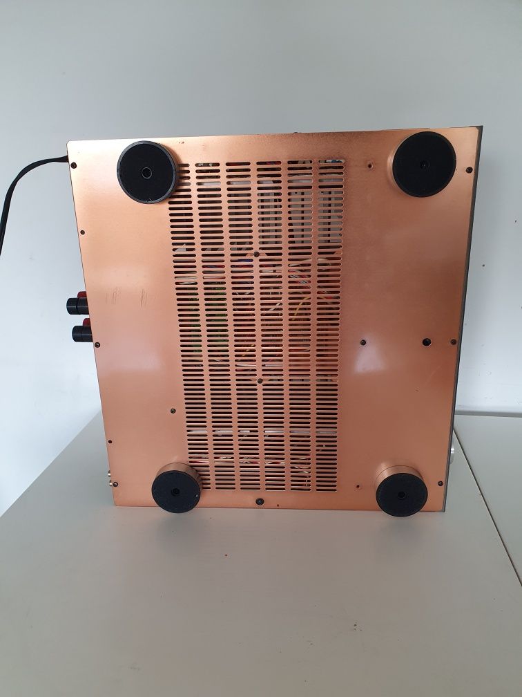 Yamaha A-2000 , wzmacniacz stereo . Top