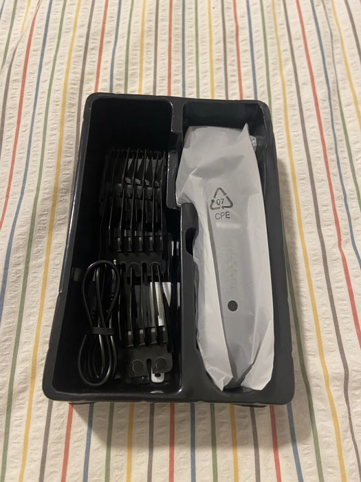 Máquina de Barbear Profissional KM-1017 (Kemei)