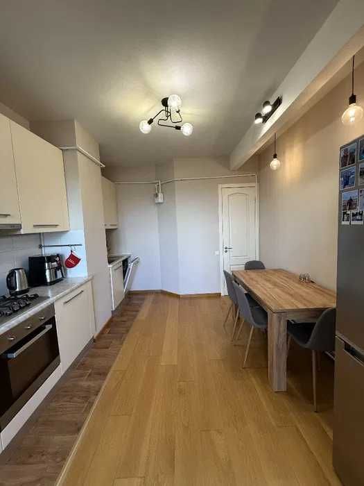 Продам трехкомнатную с ремонтом 77м2 район Госпром Центр 88666