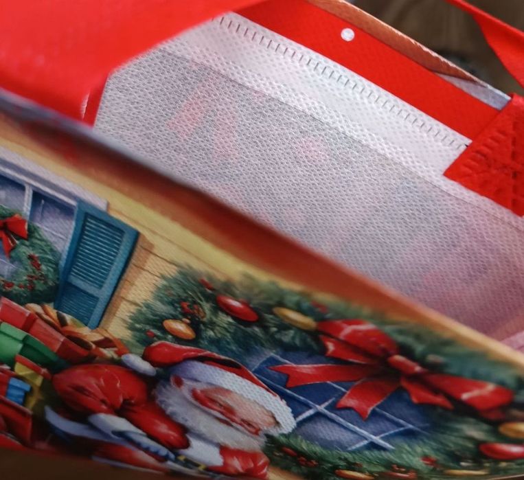 Новорічні подарункові пакети