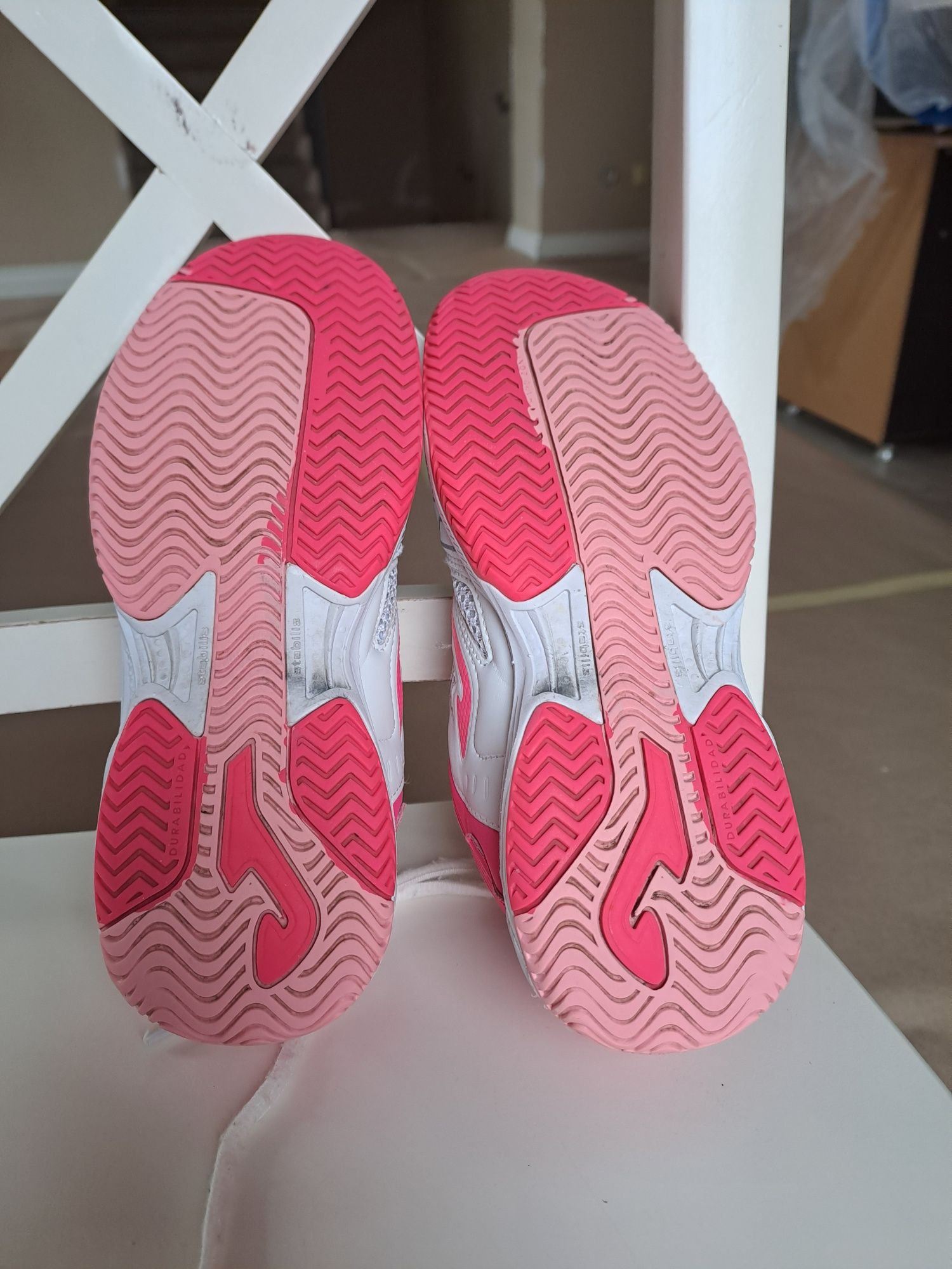 Кросівки для тенісу Joma Master біло-рожеві 35 р