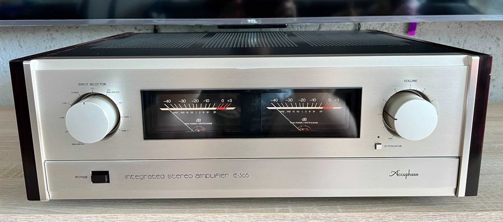 ACCUPHASE E305 integra