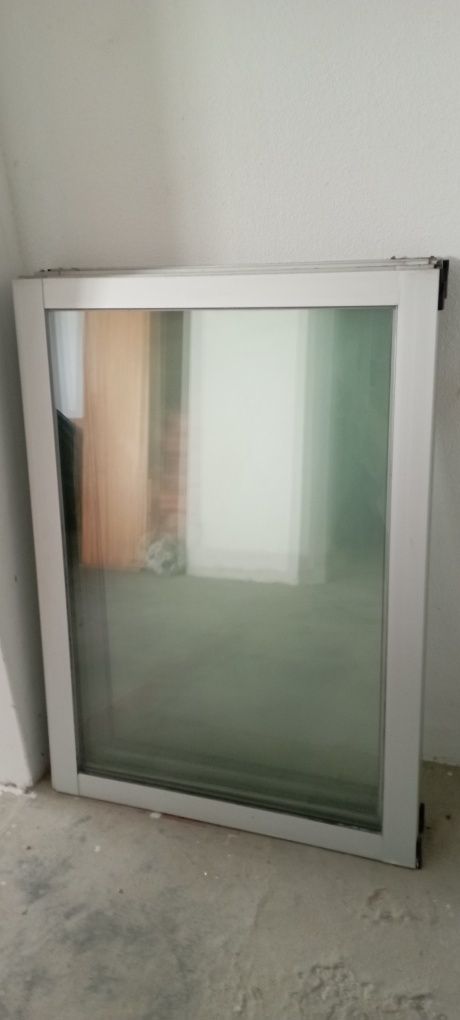 Janelas em alumínio vidro duplo