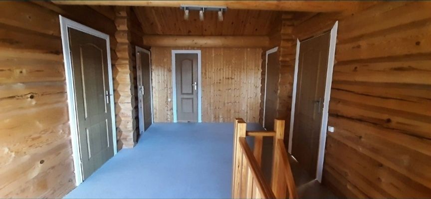Продам красивый и качественный дом-сруб в центре г.Беляевка.