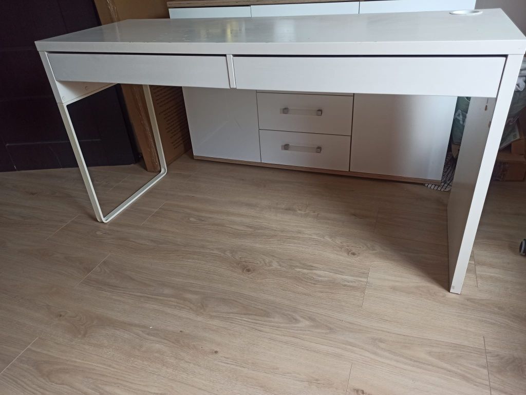 IKEA MICKE biurko 2 szuflady 142x75x50 - BIAŁY