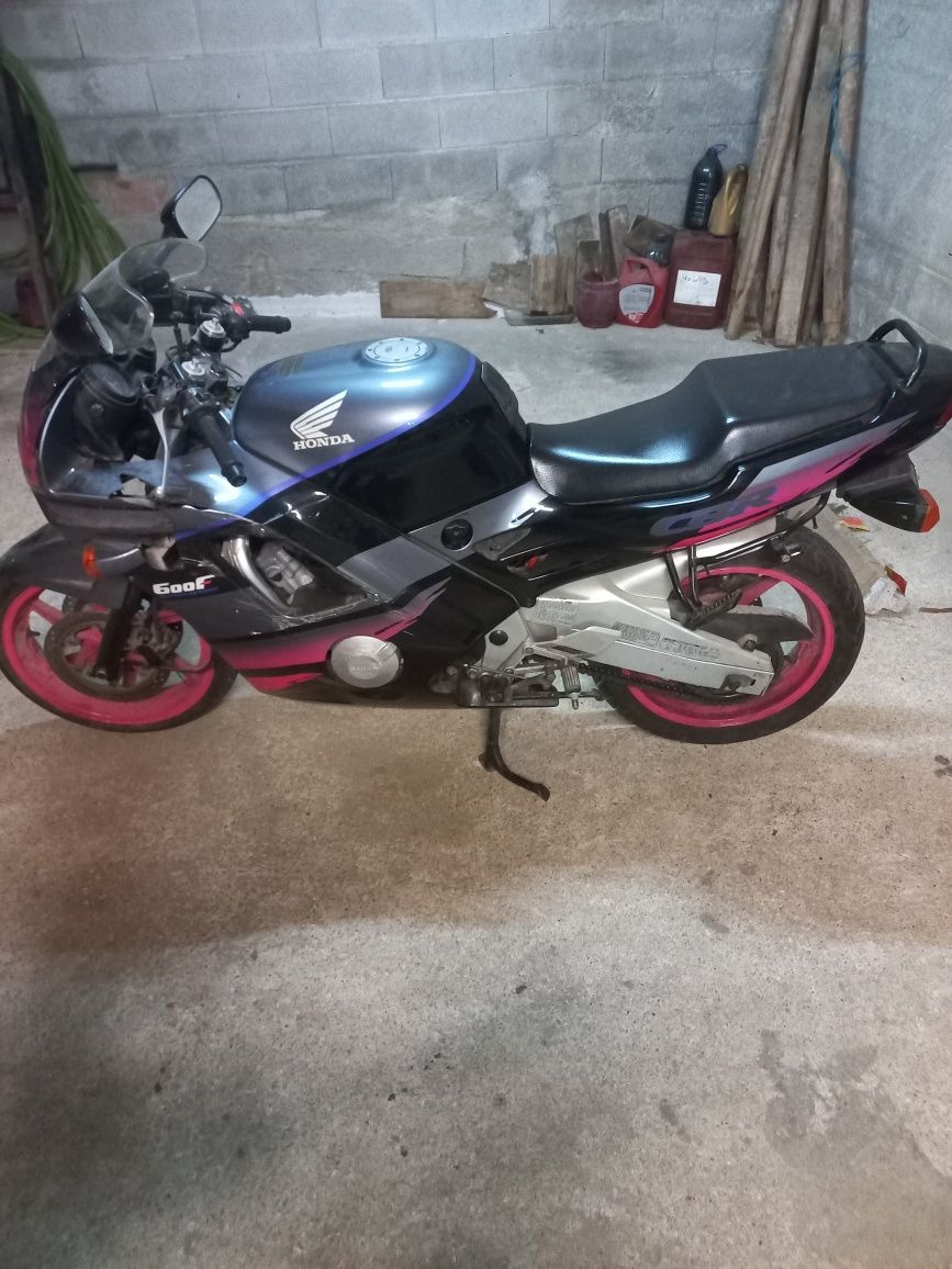 Vendo Honda CBR 600F