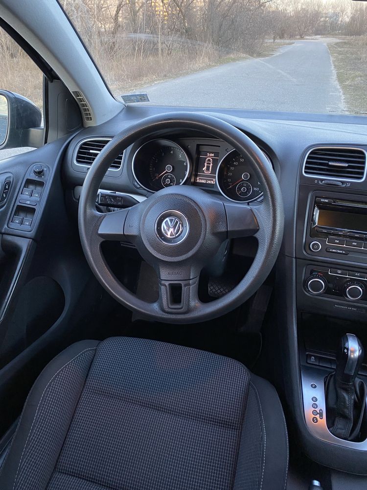 Volkswagen Golf 6 2013 рік, автомат, 2.5 літра в хорошому стані