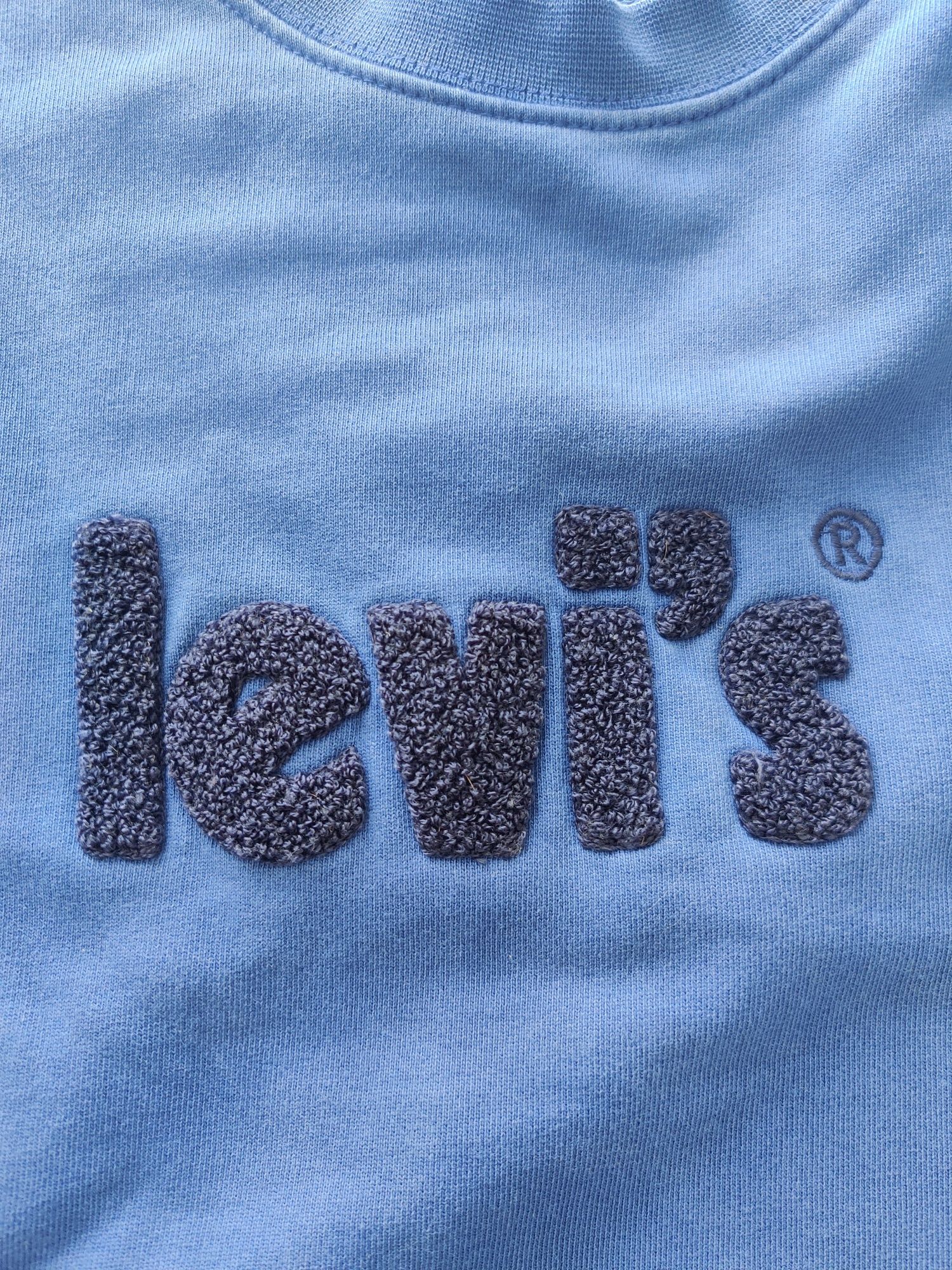 Camisola Levi's.