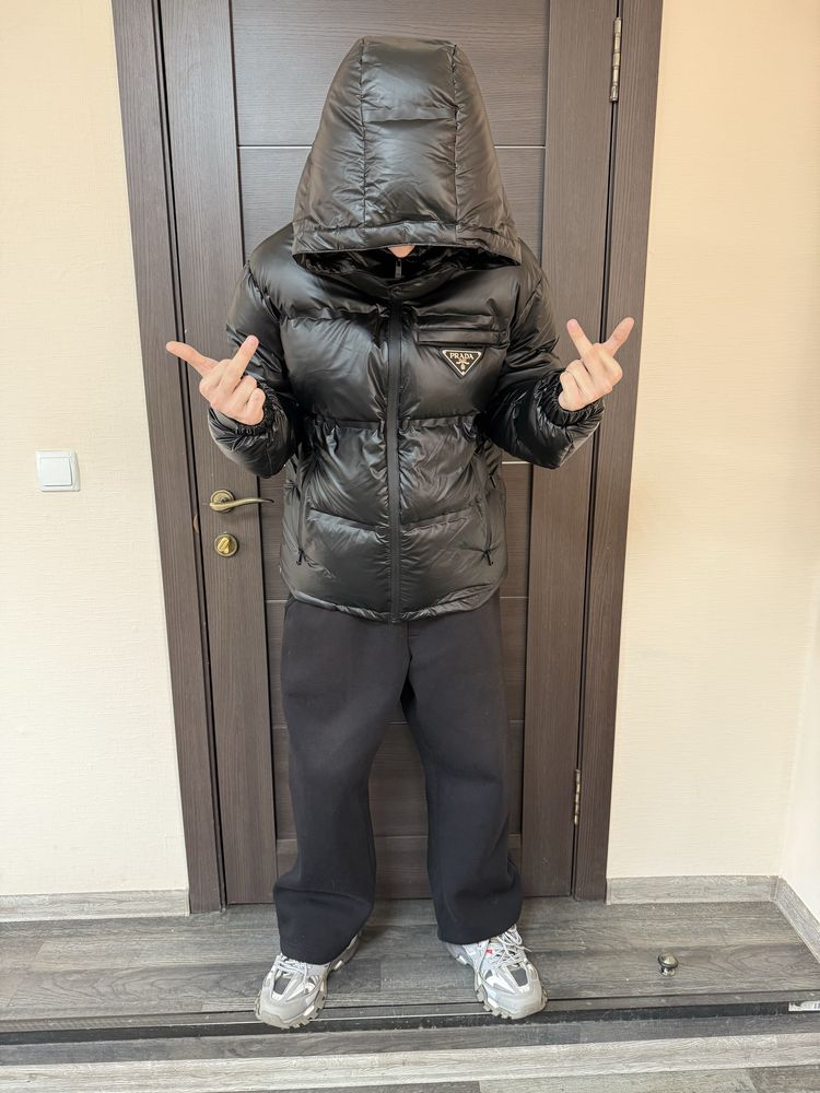 Prada пуховик на зиму