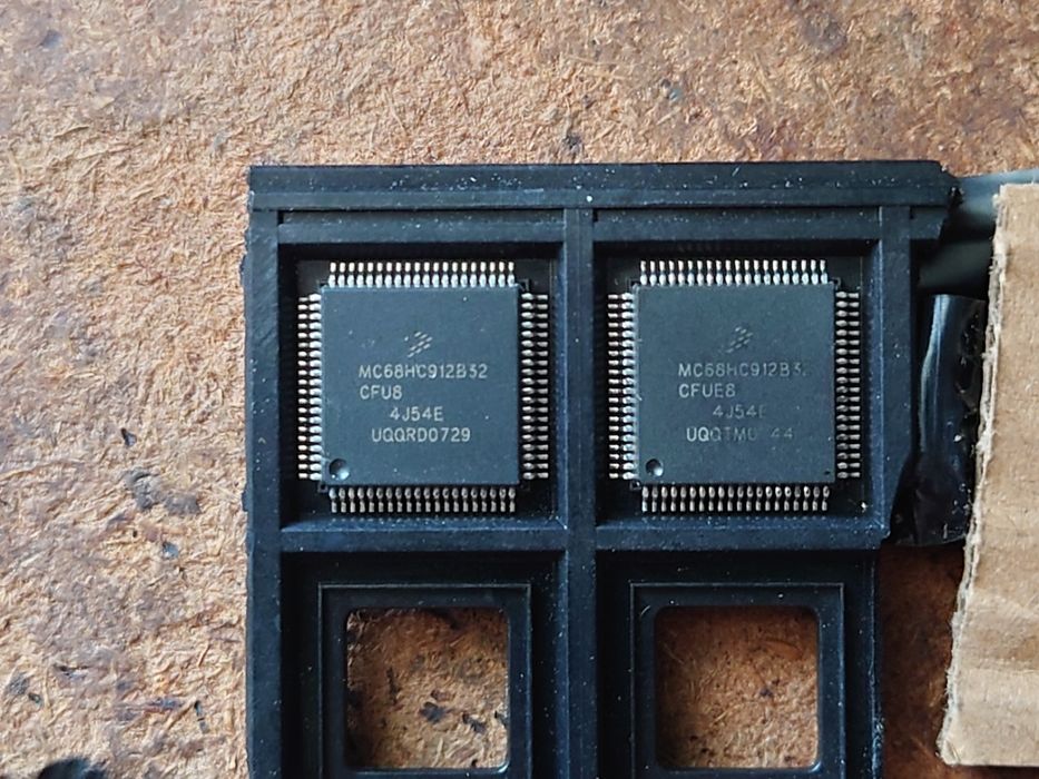 Мікросхема mc68hc912b32