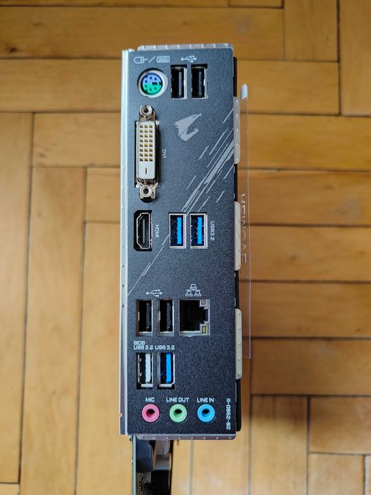 Комплект AMD Ryzen 7 5700Х + Gigabite Aurus Elit b550m AM4, нове