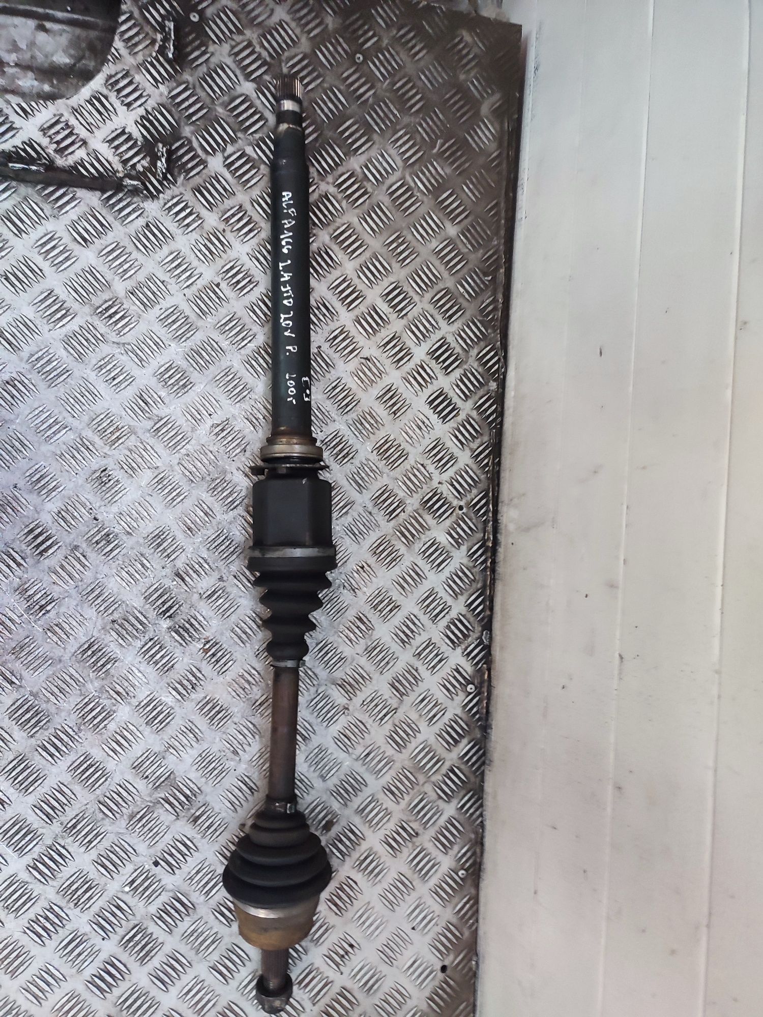 Alfa Romeo 166 Lift 2.4 JTD 20v półoś prawa  długa