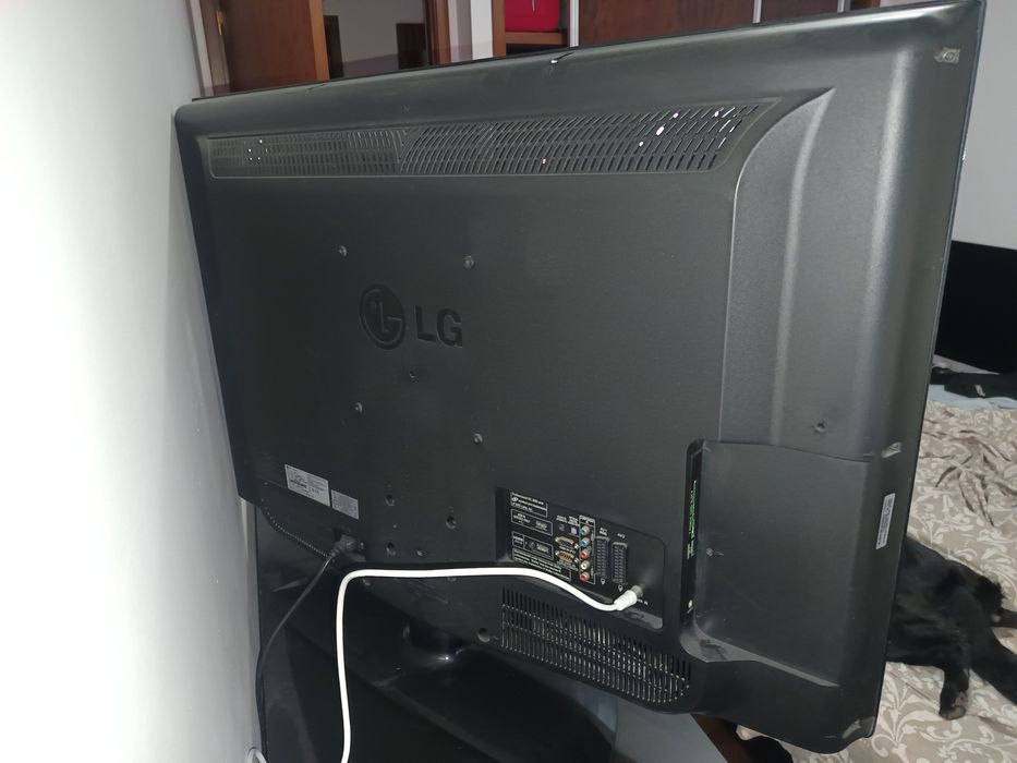 TV LG com comando de origem a funcionar na perfeição