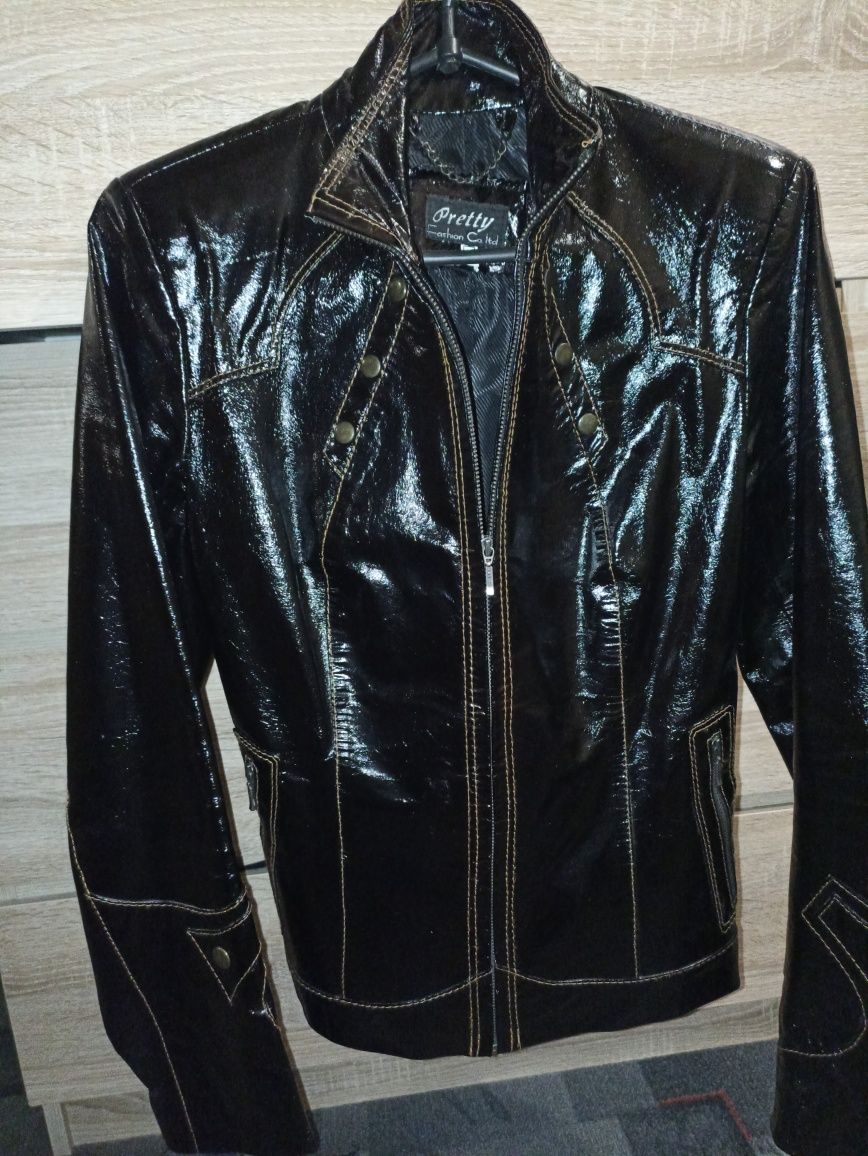 Куртка шкіряна жіноча, розмір М (46)