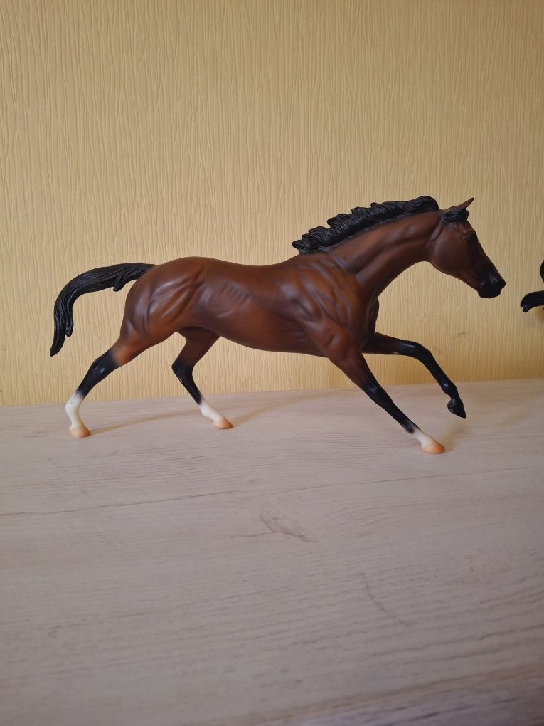 Модель коня Breyer traditional Cigar (як шляйх лошадь schleich)