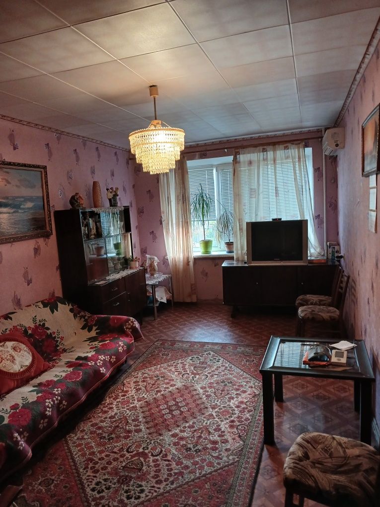 Продам 2-х комнатную квартиру, ул. Школьная.