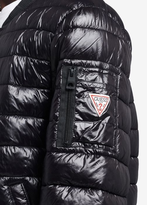 Оригінал 100% чоловічий легкий пуховичок- бомбер GUESS  L