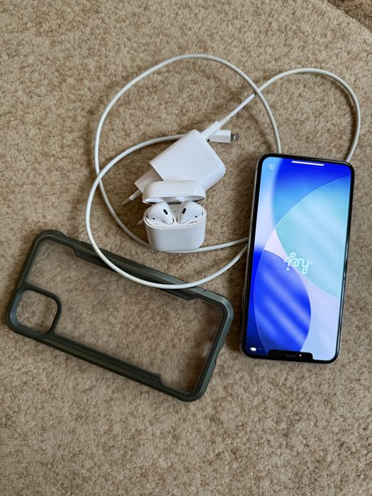 Продам iphone 11 pro max 64Gb и наушники AirPods