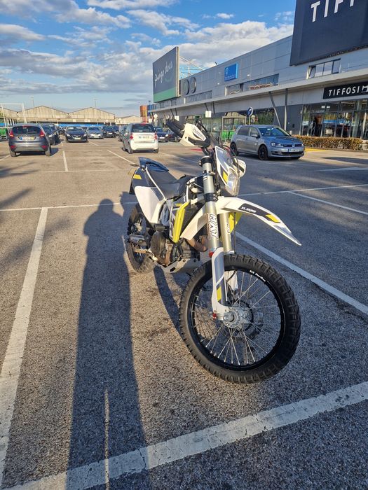 Husqvarna 701 enduro 2018 75cv