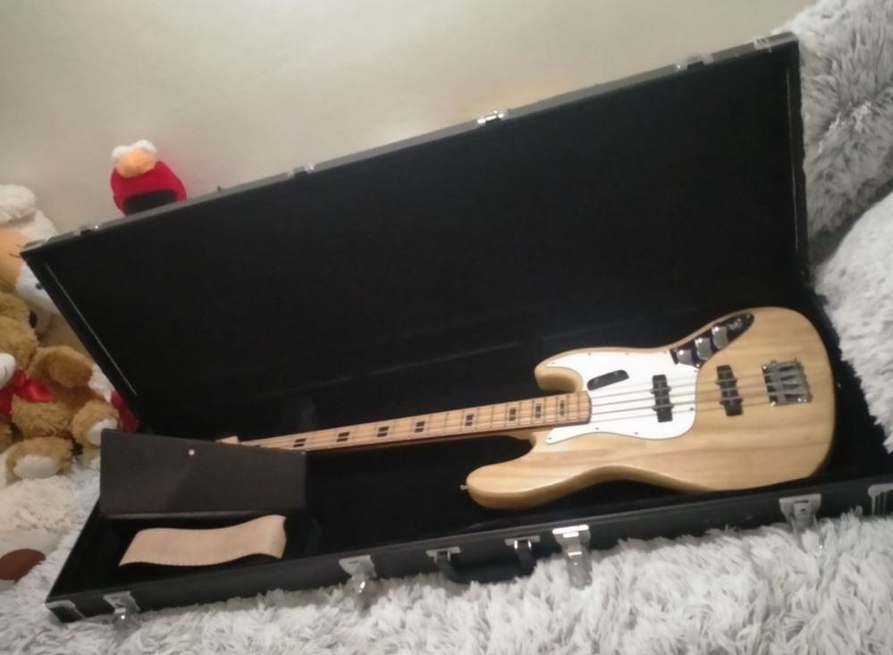 gitara bassowa custom