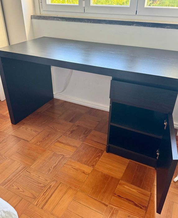 Secretária com armário e gaveta