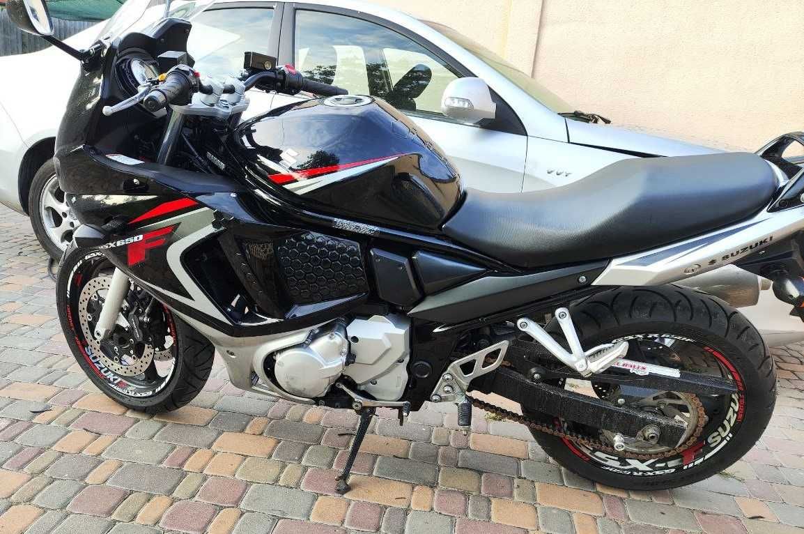 Продам, с Переоформлением Сузуки  GSX 650 В идеальном состоянии.