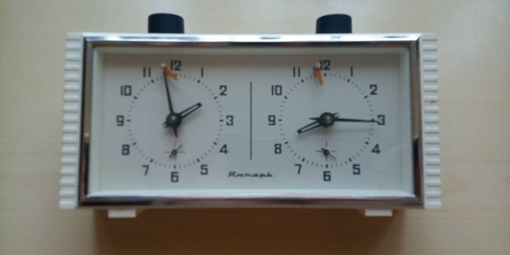 Шахматные часы "Янтарь".
