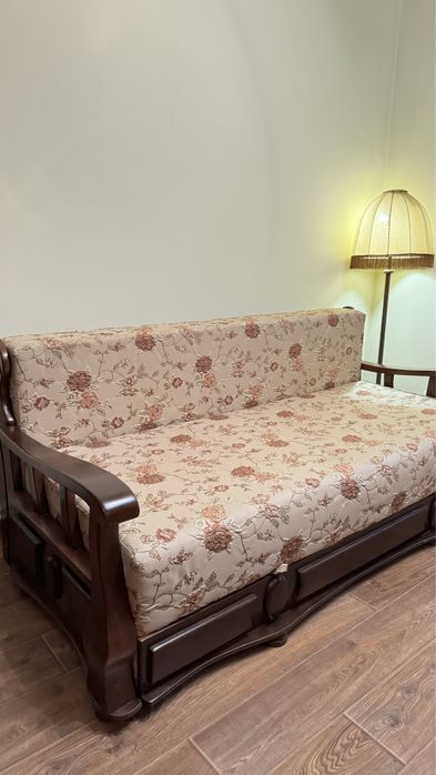 Диван розкладний в доброму стані. Диван- ліжко