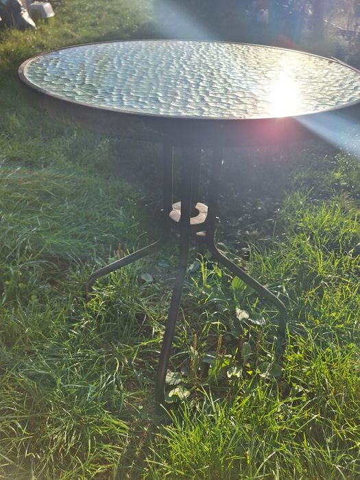 Stolik tarasowy ogrodowy blat szklany.