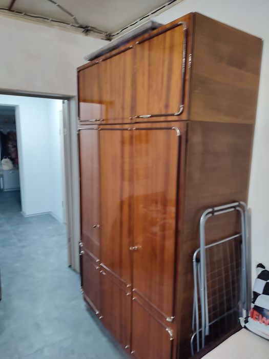 Шкаф трехдаерний