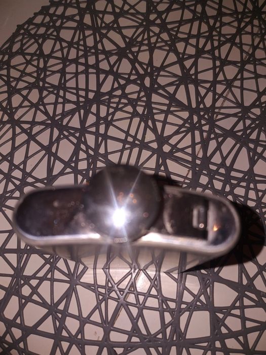 Limitowana piersiówka luksusowa