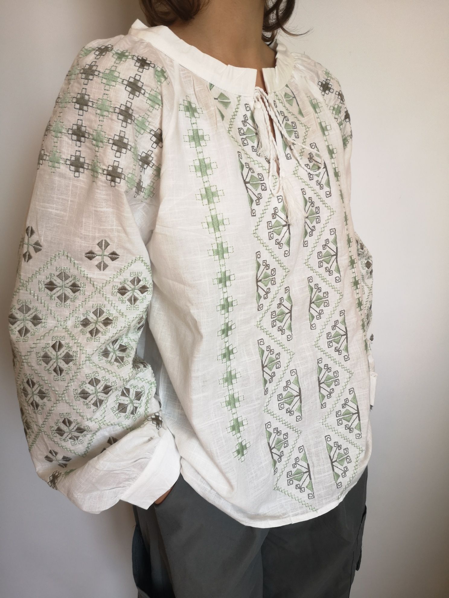 Жіноча вишиванка S, M, L, XL