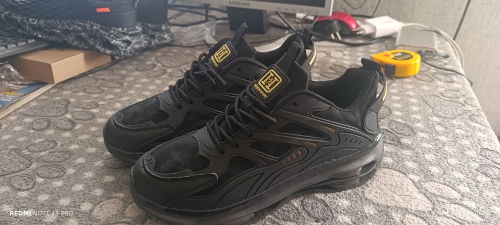 Не підійшов розмір трохи малі 41 по стелькі 26.5  42 по стелькі 27 см