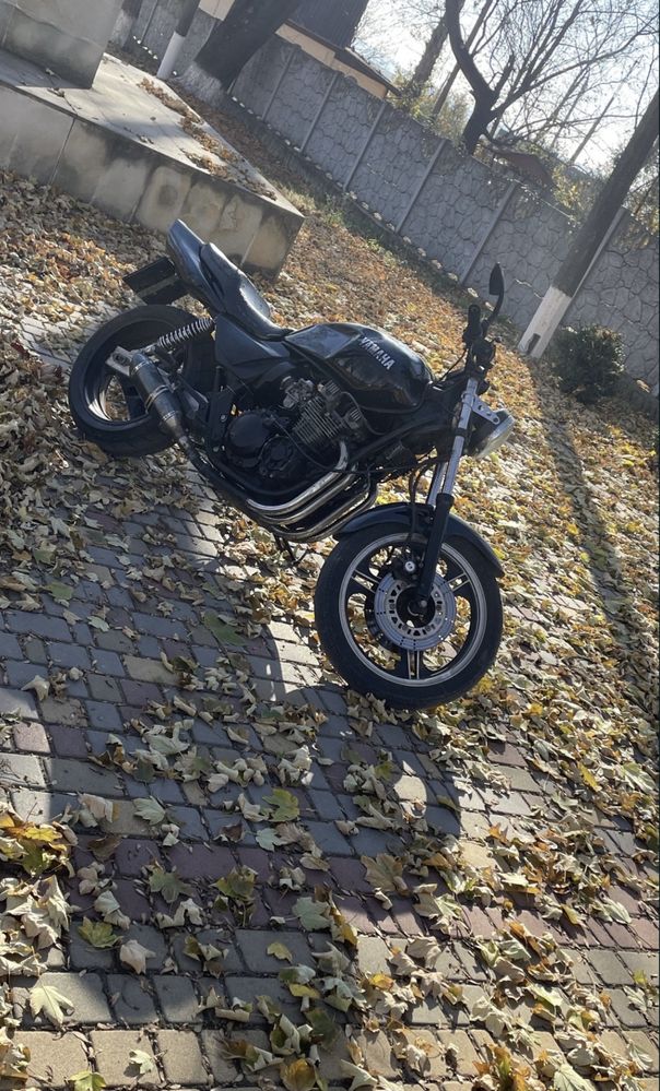 Продам мотоцикл Yamaha XJR400 (не на ходу)