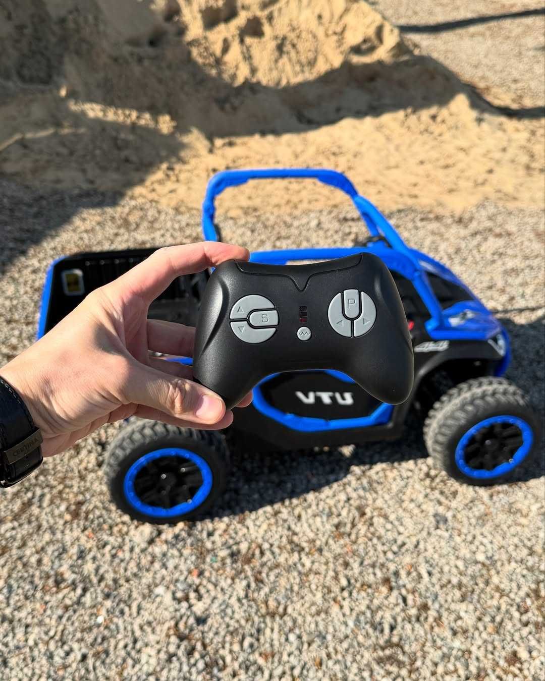 Pojazd na akumulator wywrotka FARMER TRUCK 4x4 24V z pilotem