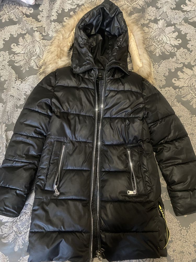 Зимнее пальто-курточка на девочку, размер 140