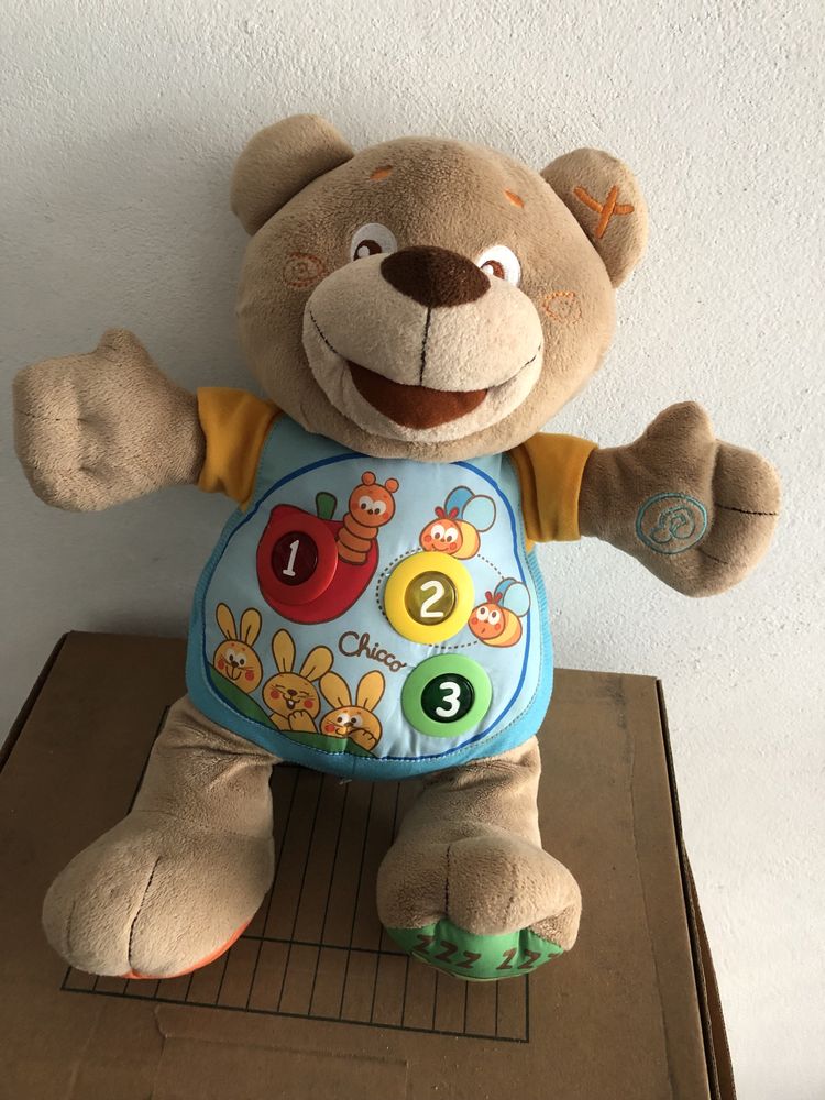 Urso peluche da chico com aprendizagem em portugues e ingles…