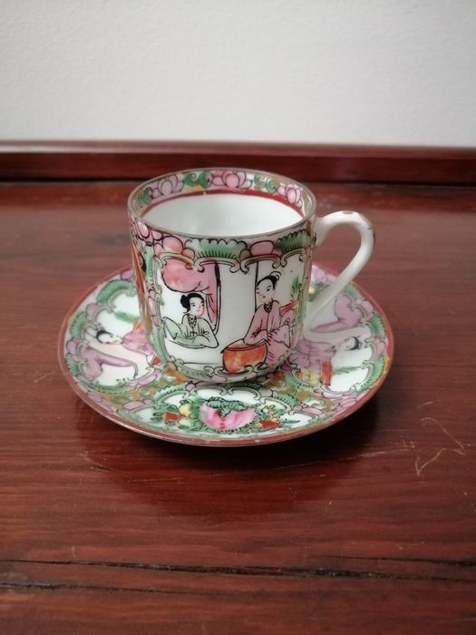 Chávena em porcelana oriental - Louça de Macau