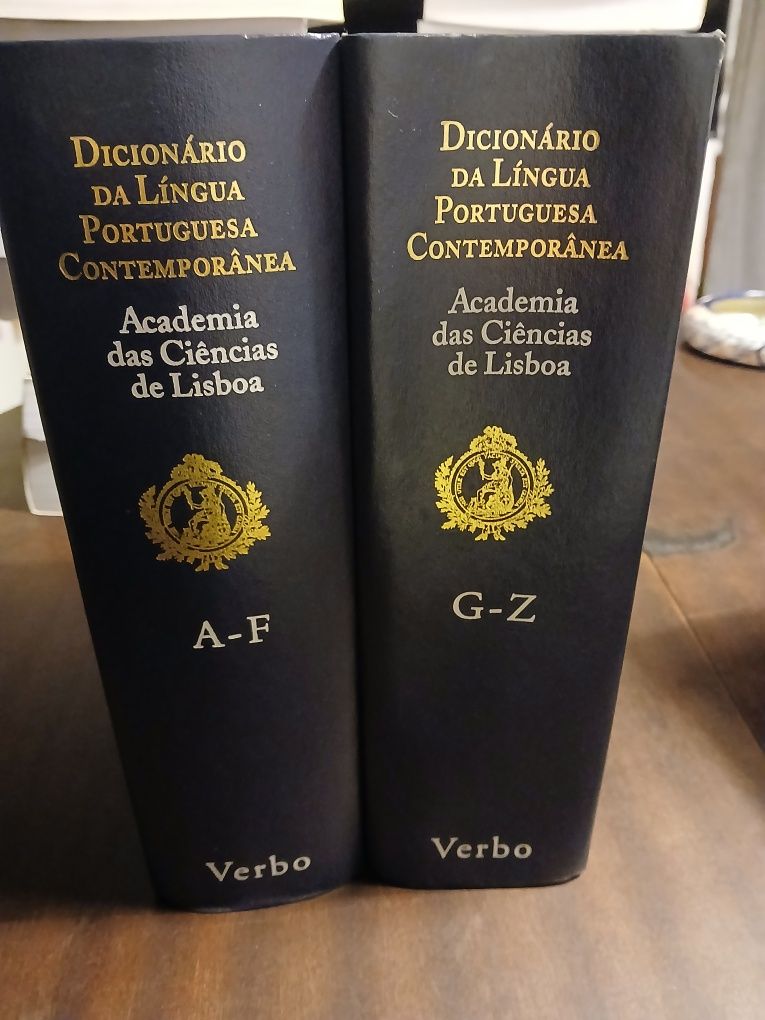 Dicionário da língua portuguesa contemporânea