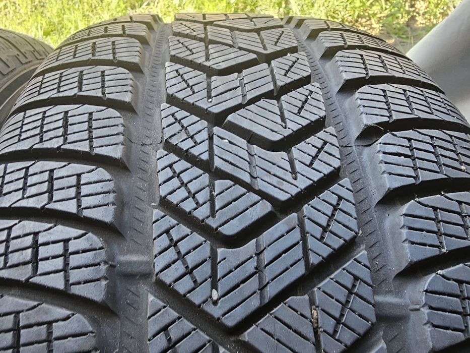 255/55/18 Opony Zimowe Pirelli Scorpion 4szt