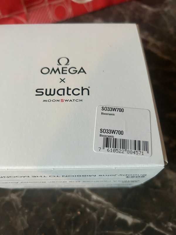 Omega Swatch Snoopy SO33W700 – Limitowana Kolekcja