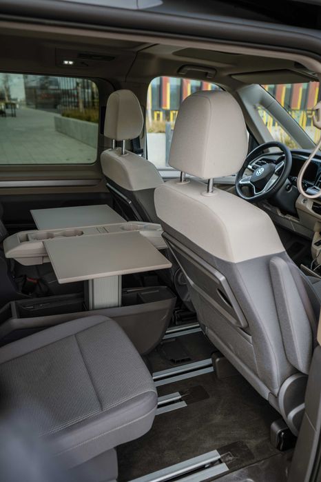 Wynajem busa Volkswagen Multivan 150KM 2.0TDI DSG 7-osobowy