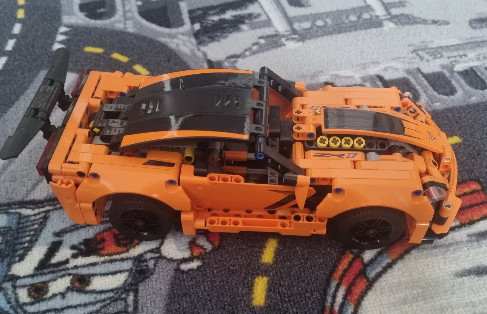 LEGO Technic Chevrolet Corvette ZR1 42093