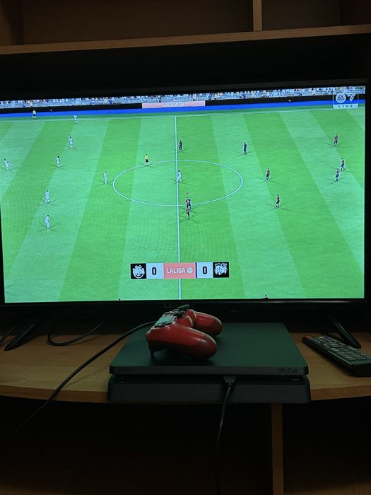 Playstation 4 slim