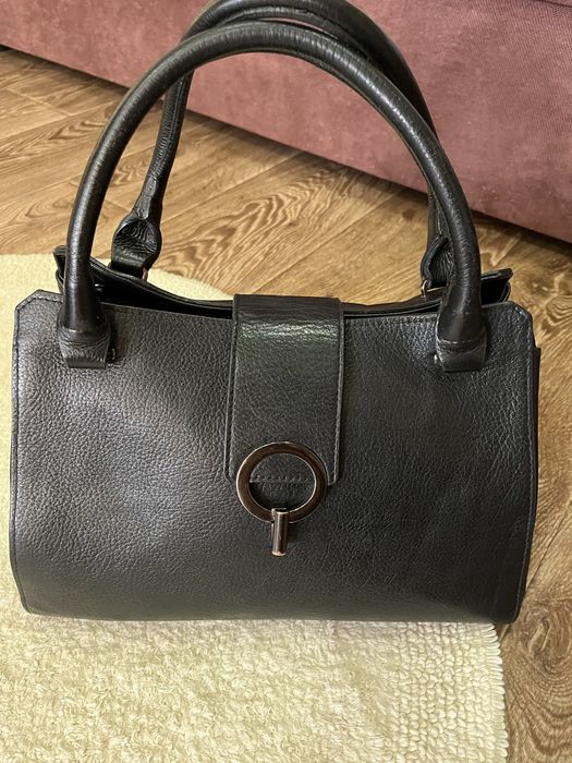 Продам натуралтные кожаные сумки,состояние ,ок!