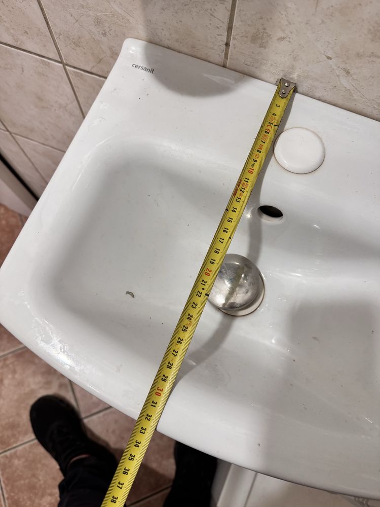 umywalka marki Cersanit , koło