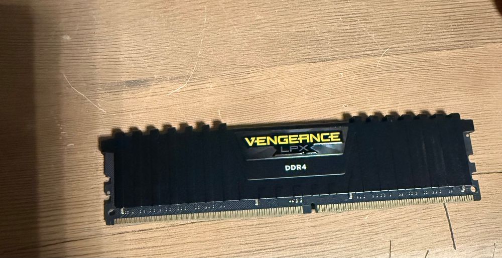 Pamięć RAM VENGEANCE LPX 32GB (2 x 16GB) DDR4 DRAM 3600MHz C18 —czarny