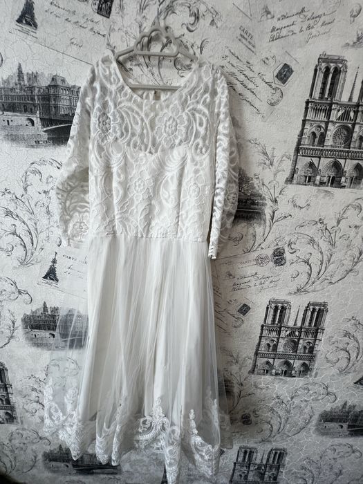 Сукня( весільна) 44 розмір