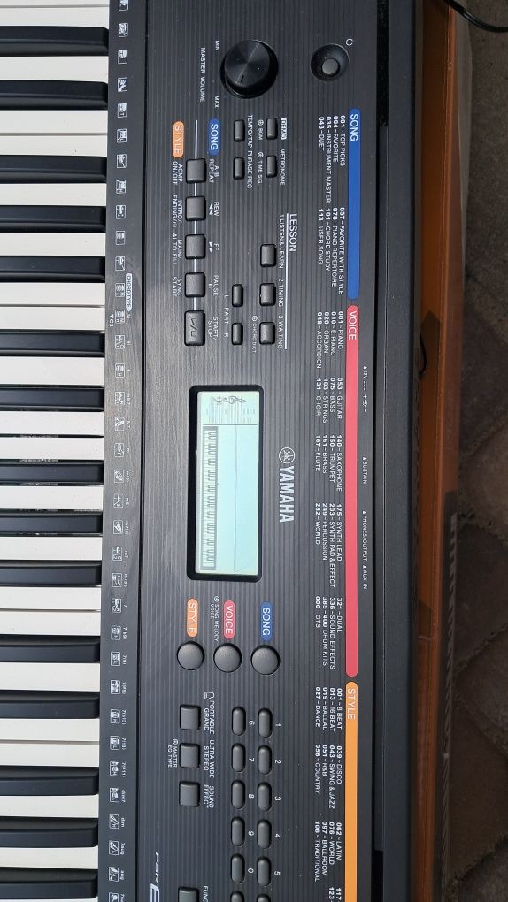 Keyboard Yamaha ESR 263